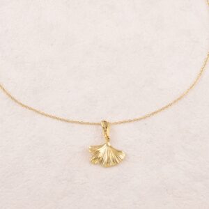 Collier acier doré, pendentif Feuille de Ginkgo 15 x 20 mm