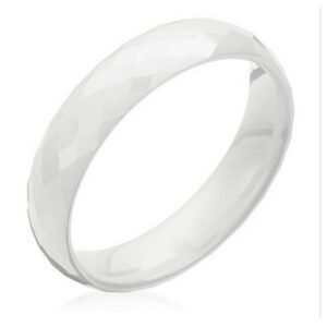 Bague céramique blanche facettes 5 mm