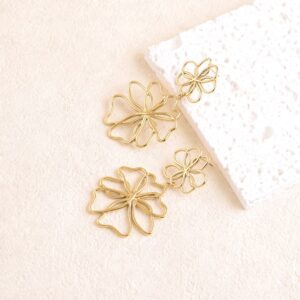 Boucles d'oreilles acier doré, motif Fleurs 3.75 x 6.3 cm, Ikita